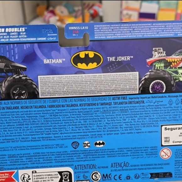 Hot Wheels Monster Trucks Batman vs Joker - Picture 4 of 5